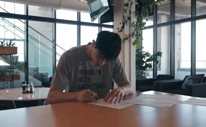 值得一提的, 月初 值得一提的, 月初