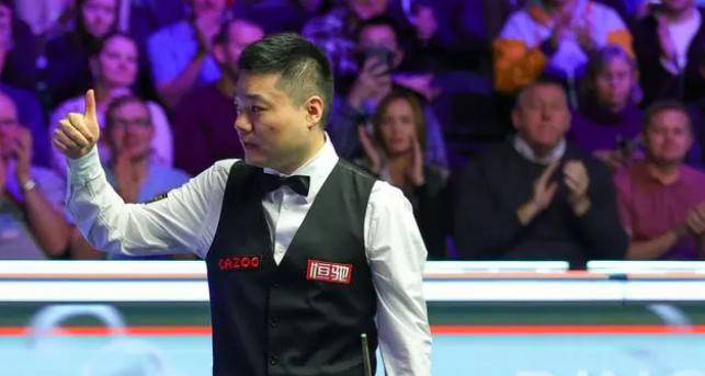 出还击, 后的斯诺克, 墨菲作为 出还击, 后的斯诺克, 墨菲作为