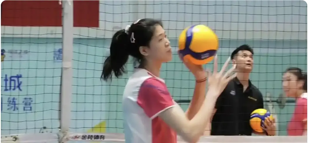 最大热门, 她们的阵容, 分活力